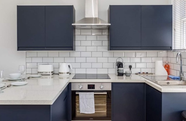 Modern apartment near shops and with a free parking space