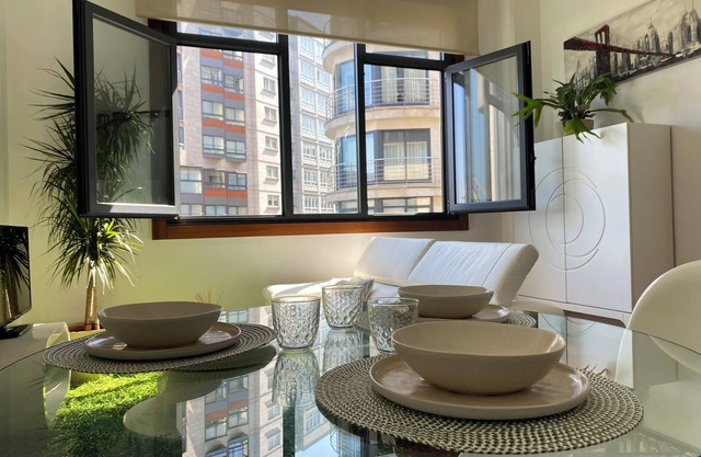 Modern apartment steps from the port and historic center of Vigo.