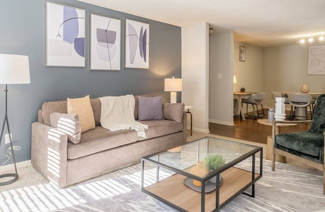Modern Apartment in Prime Location (ID6808X36)