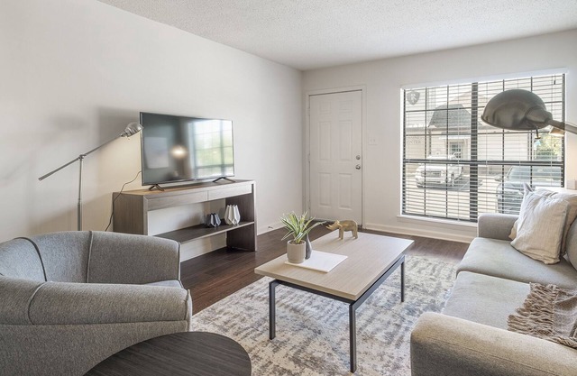 Modern Apartment in Prime Location (ID9618X81)