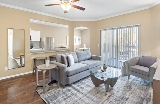 Modern Apartment in Prime Location (ID8612X34)