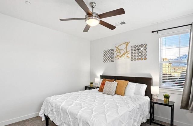 ★Modern Apt★Comfy Bed★Wifi★4UK TV★Keurig★Wifi★