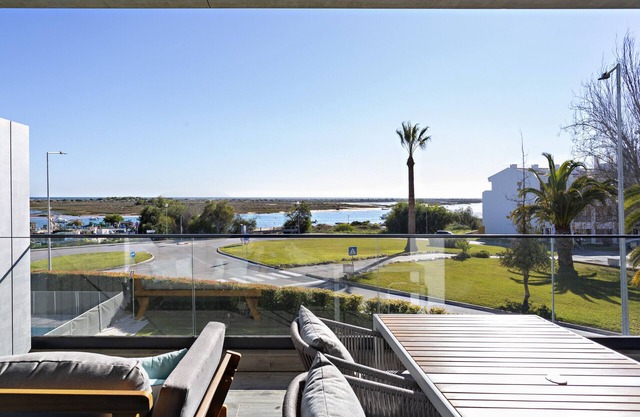 Appartement moderne, avec vue sur la Ria Formosa !
