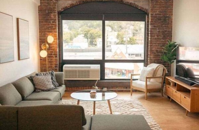 Modern Downtown Luxury Condo | Enger Lofts 322