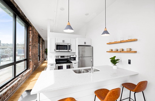 Modern Downtown Luxury Condo | Enger Lofts 207