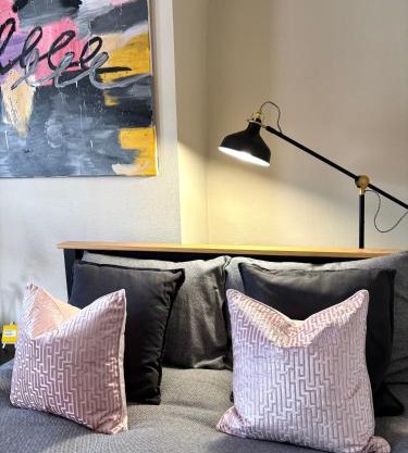 Modern Art House - serviced accomodation