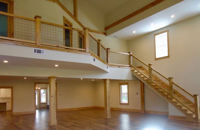 Maison de grange moderne dans un endroit calme sur un terrain de 5 acres.