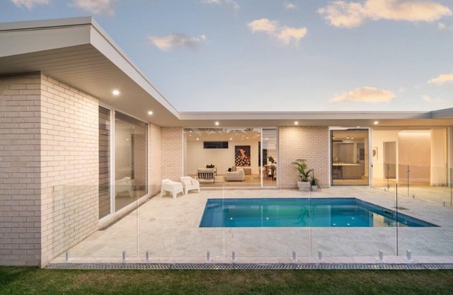 Modern Beach Haven,Your perfect Holiday Spot with 6 minutes to beach or Market