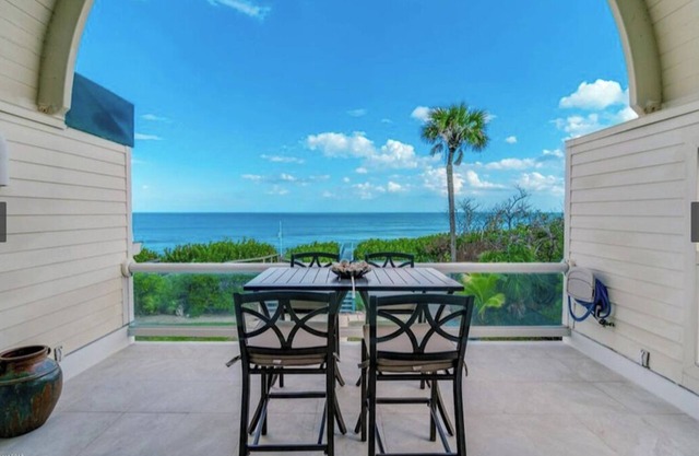 Maison moderne en bord de mer