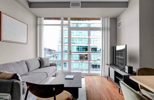Modern Bellevue 2BR w/ Gym, W/D & Roof Deck, near Downtown, by Blueground