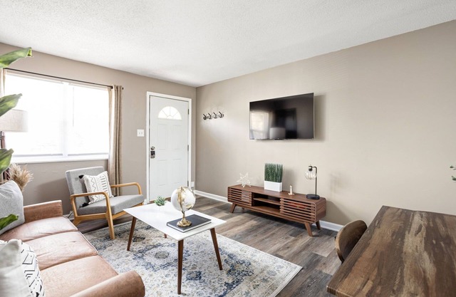 Modern Boho Villas 10 min Airpt./Speedway