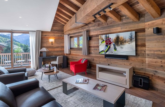 Moderno chalet luminoso cerca pistas - 12 pers, 5 hab, aparcamiento, wifi, limpieza incluida
