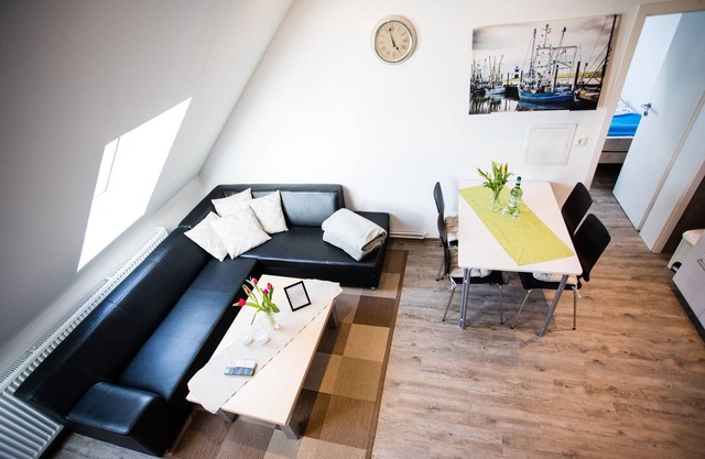 Appartement duplex moderne, lumineux, à quelques minutes de la plage, endroit calme