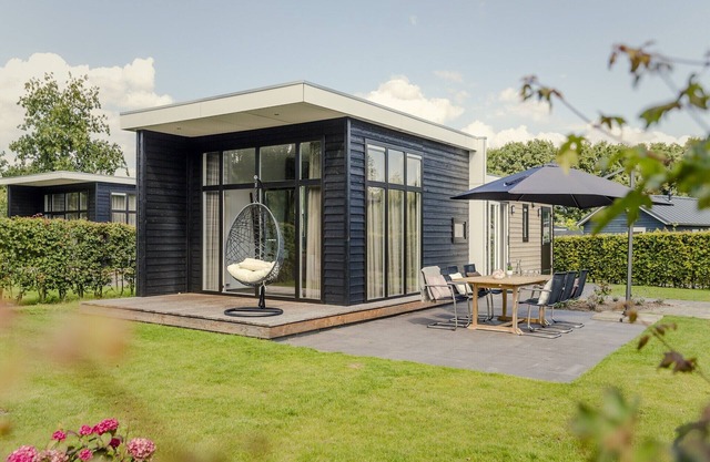 Bungalow avec beau jardin près de la forêt