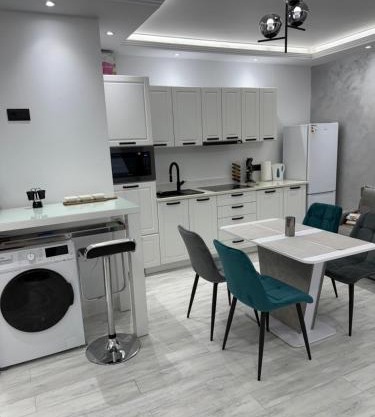 Modern by F and M