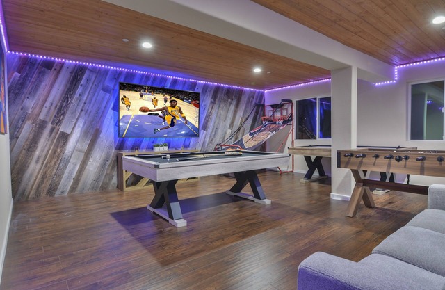 Modern Cabin An Endless View! + Game Room