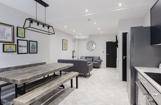 Modern Central Liverpool Home - Sleeps 12 with Free Parking