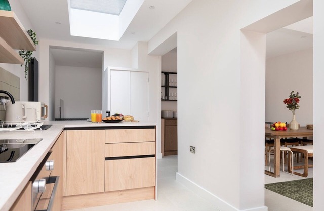 Modern, Chic 5BR Townhouse - Central Oxford | Pass the Keys