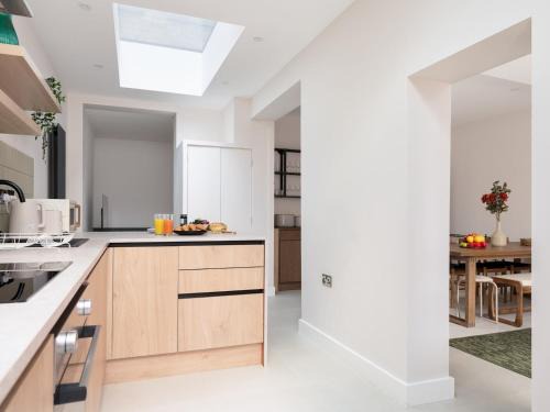 Modern Chic 5BR Townhouse - Central Oxford Pass the Keys