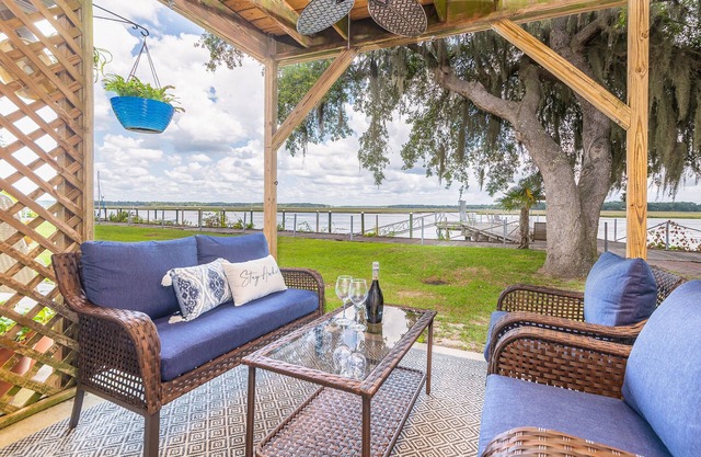 Modern Coastal Escape on Beaufort's Battery Creek