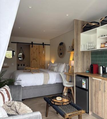 Modern Coastal Studio near Glencairn Beach