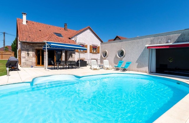 Modern comfort in Southern Vosges with pool and jacuzzi