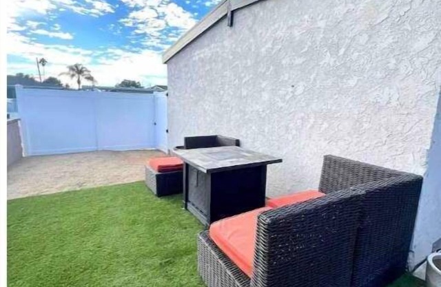 Modern, Comfortable 3bd w/ Backyard Space & Grill