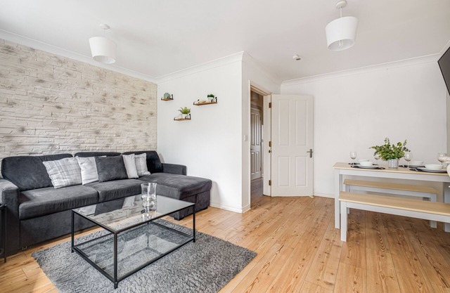 Modern & comfortable 4-bed house