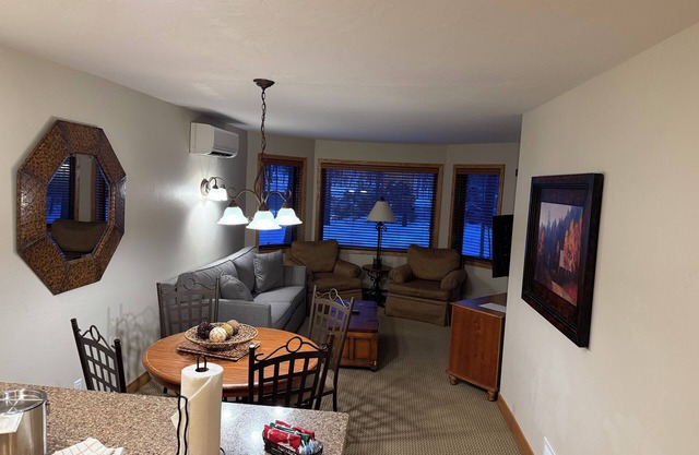 Condo moderne et nouvellement mis à jour dans Egg Harbour panoramique! Comté de Door County!