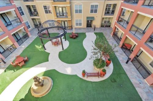 Modern Condo near Texas Medical Center w Free Parking
