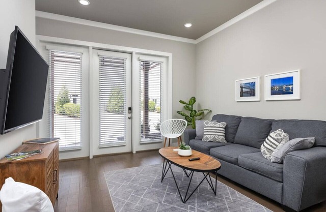 Modern Condo w/ Mountain Views, 2 Private Decks!