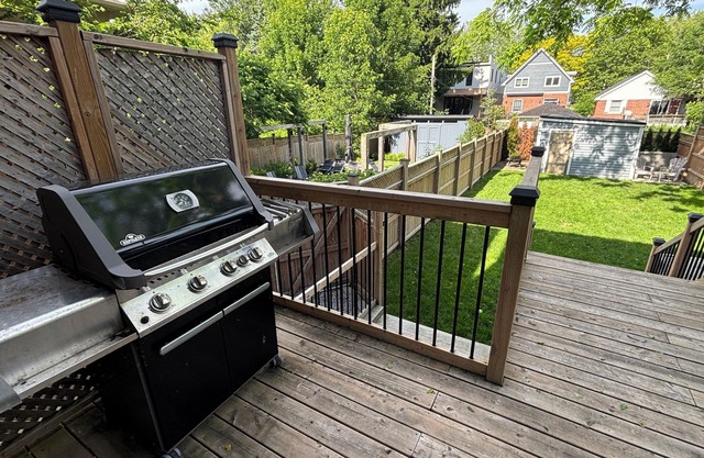 Modern, Contemporary, New Build 3 Story, 3 Bedroom/4 Bathroom Home W Hot Tub