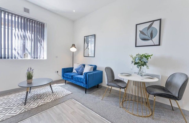 Compact 1 Bedroom Budget Apartment in Dudley