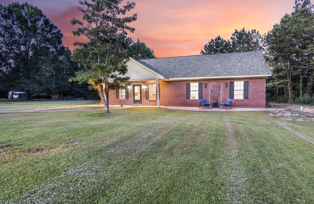 Modern Country Comfort | Peaceful Convenience
