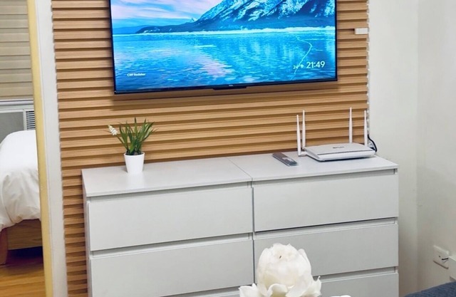 Modern Cozy 2BR Condo with Smart Lock at Seawind, Davao