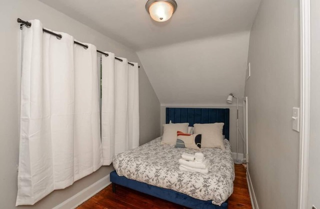 Modern & Comfortable 2BR House - 5min to Airport✈️