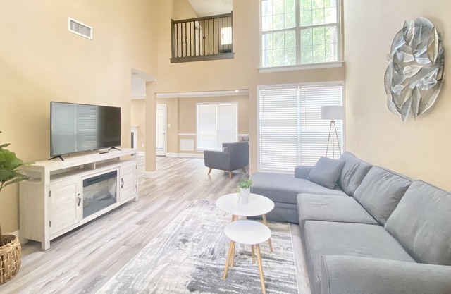🌈Modern Cozy 3 BR/2.5 Baths Family & Pet Friendly