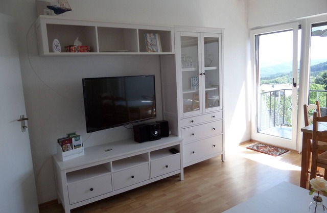 Moderne appartement confortable avec balcon et vue magnifique.