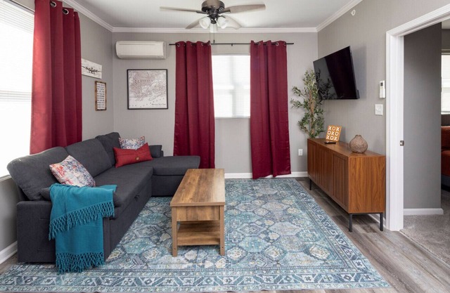 Modern Downtown Retreat | Private | Free Parking