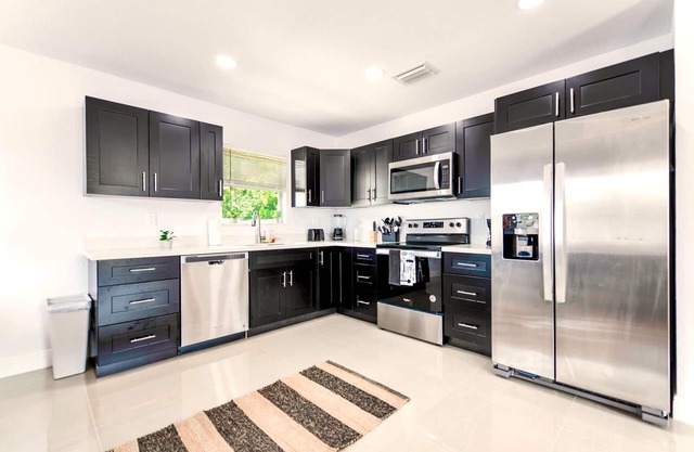 ★Great East Side Duplex 3 Bedrooms/2 bathrooms★