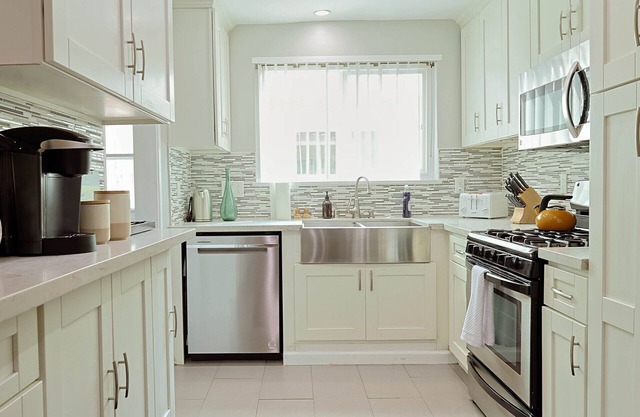 Modern Encino Retreat- Book Now!
