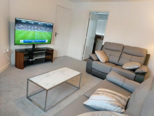Modern Entire 3-Bedroom House in Rugby