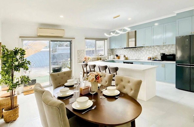 Convenient l Backyard BBQ l Playground l Park View