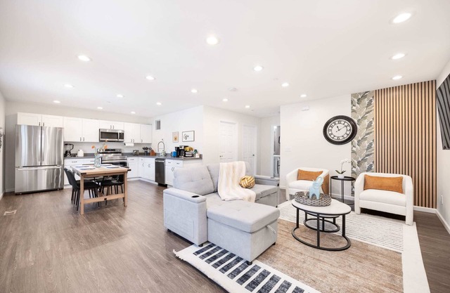 Modern & Family Oasis Minutes from SeaTac Airport