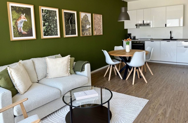 Appartement-Supérieure-Salle de bain privée séparée-Vue ville-Moderne Wohnung