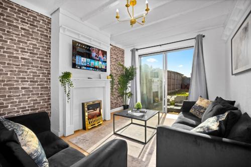 Modern Four Bed House - Parking - Garden - Netflix 802W