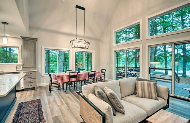 Modern Francestown Retreat on Scobie Pond!