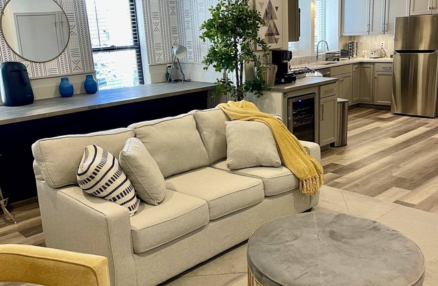 Modern Fully Renovated Suite in Downtown Trenton