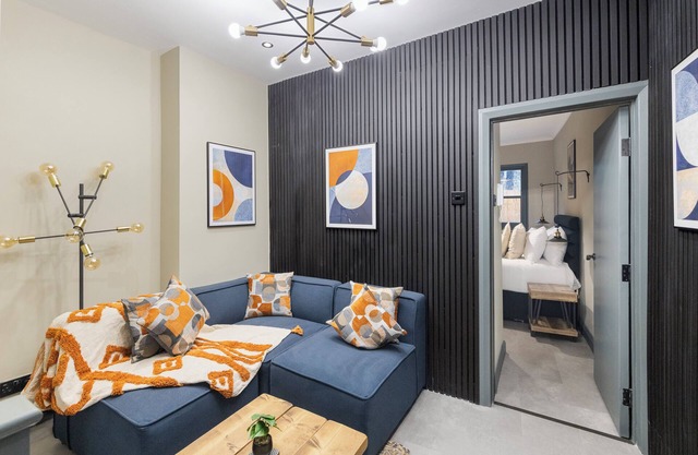 Modern & Funky 3-BR Duplex with Games Room & Sauna