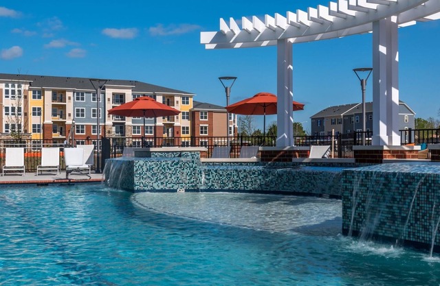 "Luxury Oasis" Near VA Beach Oceanfront